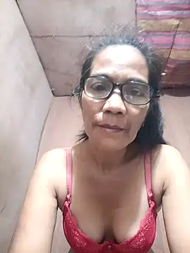 Snapshot of ImYourWoman_55 chatting on November 2025 08:03:01 PM ImYourWoman 55 online show from November 2025 08:03:01 PM