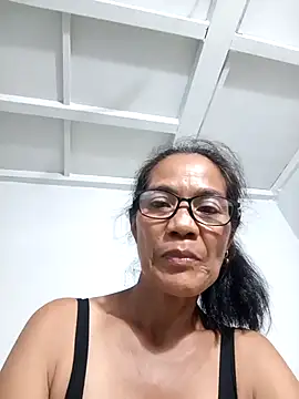 Snapshot of ImYourWoman_55 chatting on December 2025 06:37:02 PM ImYourWoman 55 online show from December 2025 06:37:02 PM