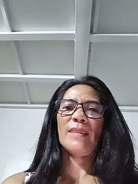 Snapshot of ImYourWoman_55 chatting on May 2026 10:40:02 PM ImYourWoman 55 online show from May 2026 10:40:02 PM