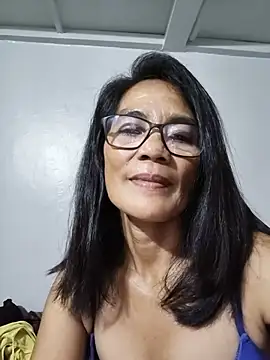 Snapshot of ImYourWoman_55 chatting on June 2026 11:36:01 PM ImYourWoman 55 online show from June 2026 11:36:01 PM