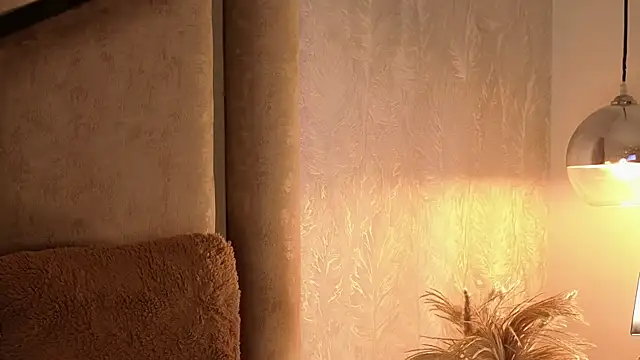 scarlethlux online show from June 2026 05:57:01 AM