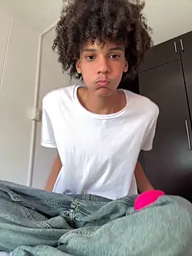 Max Rain online show from September 2025 08:10:01 PM