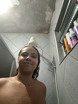 Chloe Leaozinho online show from November 2025 11:37:01 PM