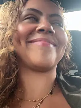 Chloe Leaozinho online show from February 2026 05:39:02 PM