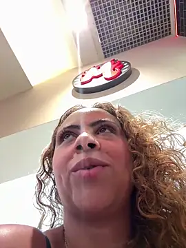 Chloe Leaozinho online show from March 2026 06:23:02 PM