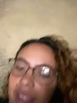 Chloe Leaozinho online show from May 2026 11:46:01 PM