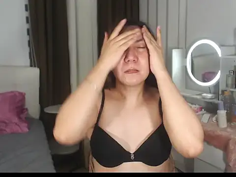 stellahugeX online show from February 2026 08:10:02 PM