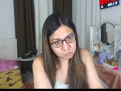 stellahugeX online show from May 2026 04:13:02 PM