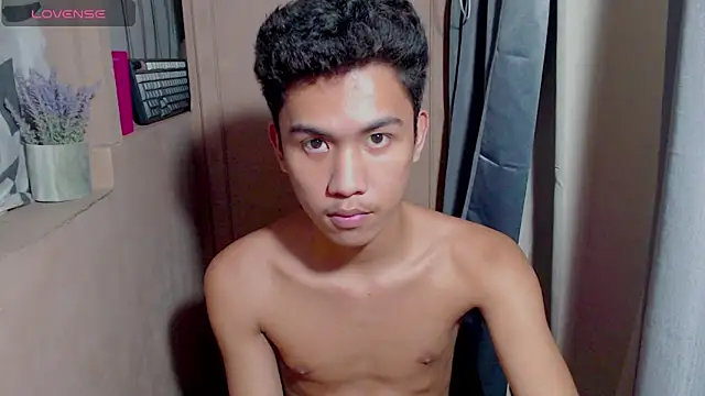 Demure Asian143 online show from April 2026 05:43:01 PM