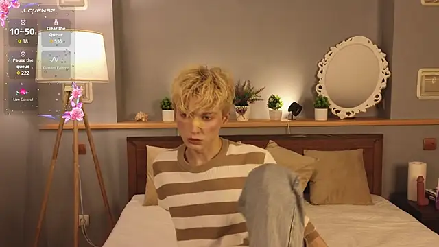 fiachand online show from September 2025 10:43:01 PM