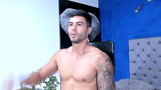 andres-clark92 online show from November 2025 06:46:02 PM