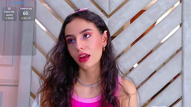 Snapshot of Sarah-Grace chatting on September 2025 02:44:02 AM Sarah-Grace online show from September 2025 02:44:02 AM