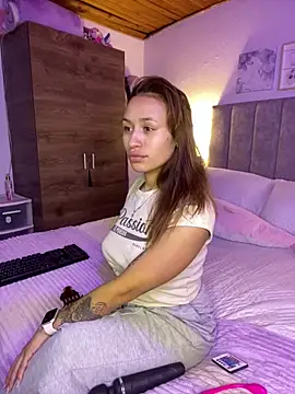 juliana-mancini online show from October 2025 06:16:02 PM