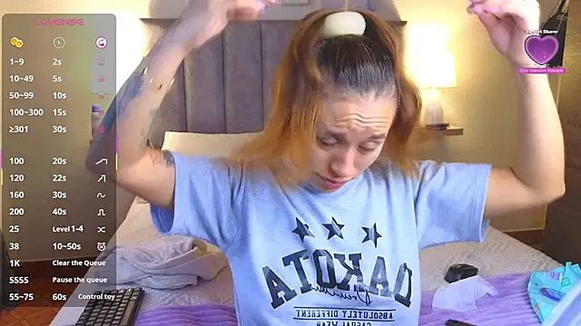 Snapshot of juliana-mancini chatting on December 2025 05:22:02 PM juliana-mancini online show from December 2025 05:22:02 PM