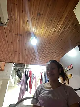 Snapshot of juliana-mancini chatting on January 2026 05:04:01 PM juliana-mancini online show from January 2026 05:04:01 PM