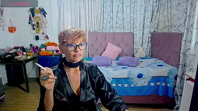 isabella-lips007 online show from May 2026 02:18:01 AM