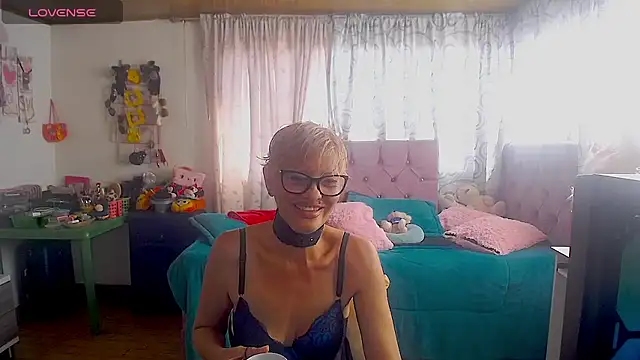 isabella-lips007 online show from July 2026 01:53:01 PM