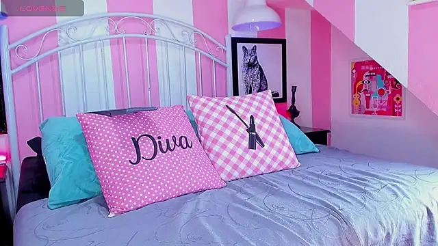 Matteo12  online show from October 2025 01:22:01 AM