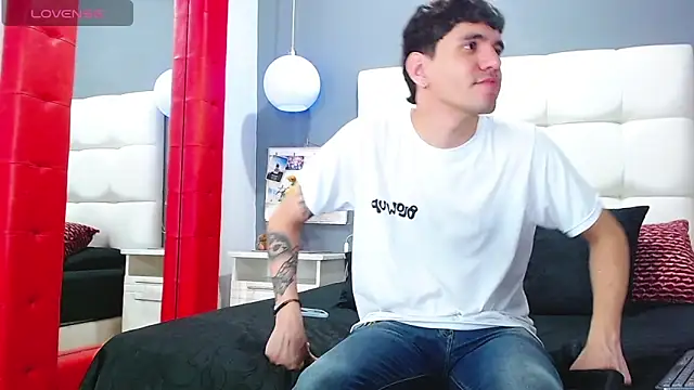 Matteo12  online show from October 2025 03:08:01 AM