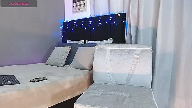 Matteo12  online show from November 2025 03:39:01 AM