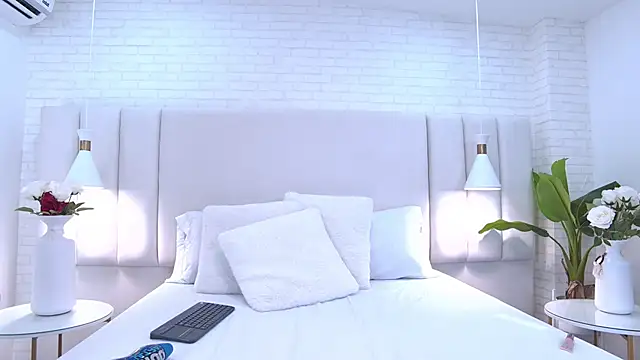 Snapshot of Sophie_DearGB chatting on September 2025 07:50:02 PM Sophie DearGB online show from September 2025 07:50:02 PM