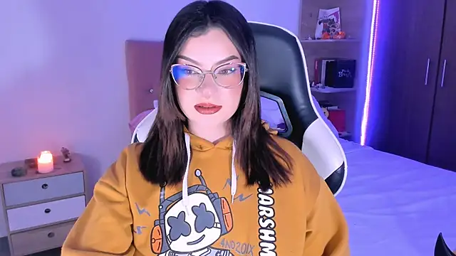 OphelianaRose33 online show from October 2025 09:14:02 PM