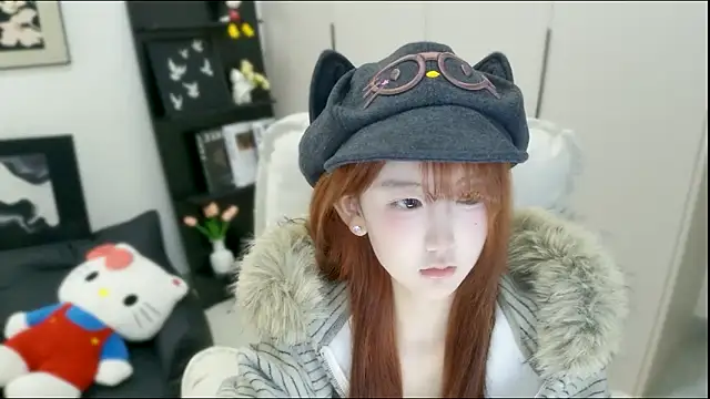 Snapshot of wanzi-1229 chatting on October 2025 02:04:01 AM wanzi-1229 online show from October 2025 02:04:01 AM