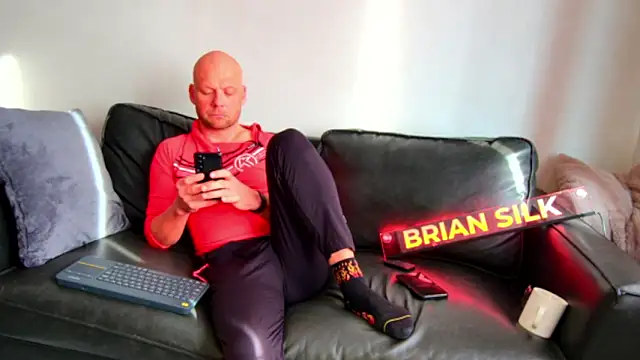 Snapshot of BRIANSILK77 chatting on January 2026 12:21:02 PM BRIANSILK77 online show from January 2026 12:21:02 PM