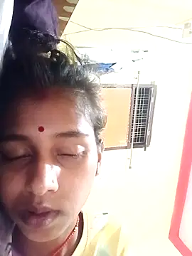 Snapshot of Saniye-143 chatting on October 2025 05:58:02 PM Saniye-143 online show from October 2025 05:58:02 PM