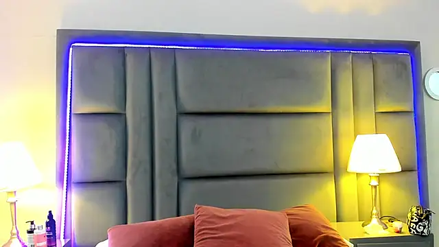 GabyMoreau online show from May 2026 02:01:02 PM