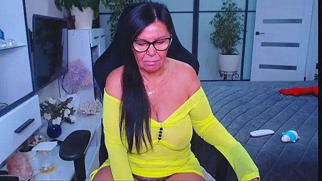 Snapshot of Anna_Blare chatting on October 2025 09:10:02 AM Anna Blare online show from October 2025 09:10:02 AM