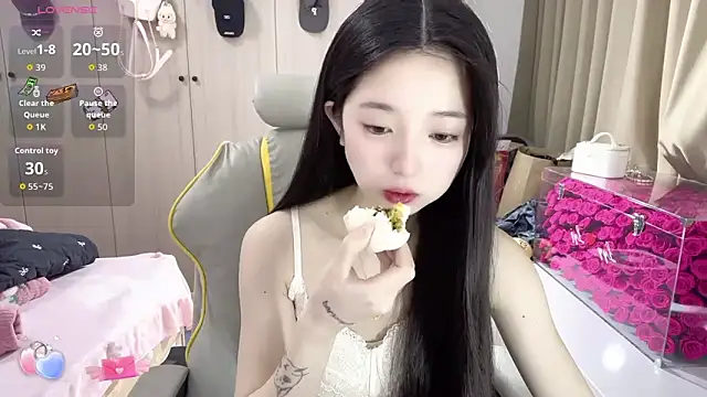 Snapshot of OiOi-666 chatting on February 2026 01:37:02 AM OiOi-666 online show from February 2026 01:37:02 AM