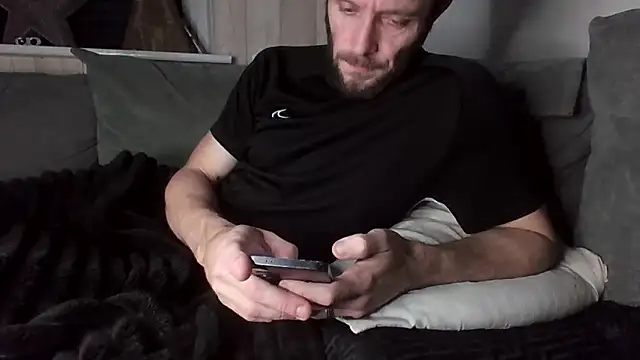 Snapshot of MasterJakeJohns chatting on December 2025 11:36:02 PM MasterJakeJohns online show from December 2025 11:36:02 PM