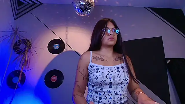 Lilith and Khloe online show from October 2025 11:29:02 AM