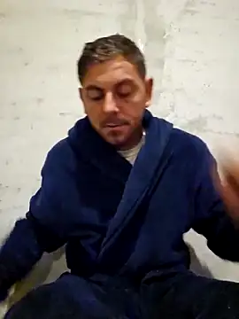 Snapshot of Alex-andru88 chatting on October 2025 03:47:02 AM Alex-andru88 online show from October 2025 03:47:02 AM