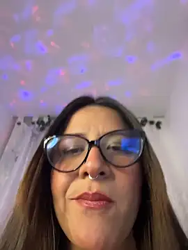 Linda Bellucci online show from May 2026 05:04:02 AM