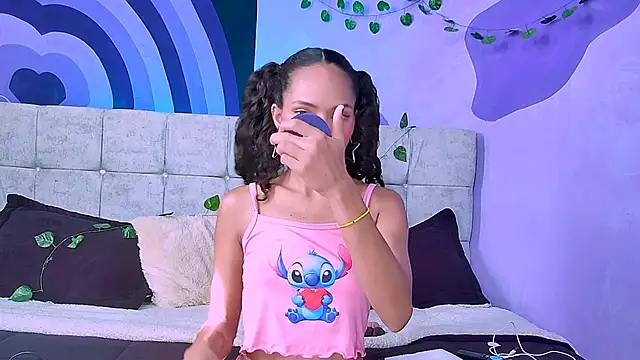 Snapshot of Karen_Ariass chatting on November 2025 01:43:01 PM Karen Ariass online show from November 2025 01:43:01 PM