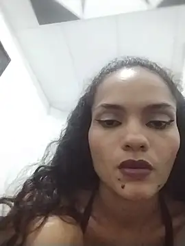 Snapshot of Karen_Ariass chatting on June 2026 02:37:02 AM Karen Ariass online show from June 2026 02:37:02 AM
