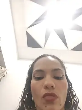 Snapshot of Karen_Ariass chatting on June 2026 01:37:01 AM Karen Ariass online show from June 2026 01:37:01 AM