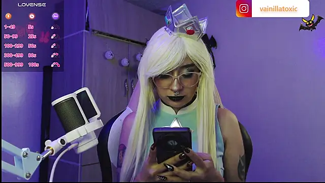 Snapshot of vainilla_doll chatting on October 2025 01:24:02 AM vainilla doll online show from October 2025 01:24:02 AM