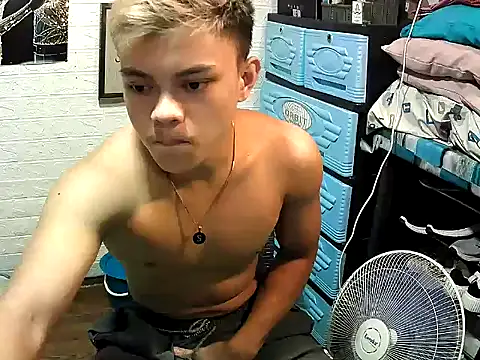 Snapshot of Pinoy_slutcummer69 chatting on November 2025 08:33:02 AM Pinoy slutcummer69 online show from November 2025 08:33:02 AM