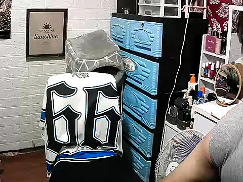 Snapshot of Pinoy_slutcummer69 chatting on November 2025 09:01:02 AM Pinoy slutcummer69 online show from November 2025 09:01:02 AM