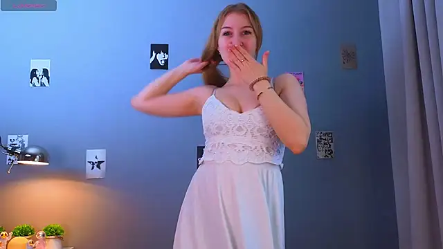 Snapshot of LorettaGladman chatting on October 2025 04:12:02 AM LorettaGladman online show from October 2025 04:12:02 AM