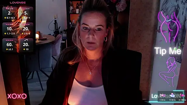 Mrs-Aurora online show from January 2026 12:43:01 PM