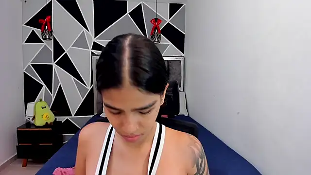 Snapshot of valeria-duarte chatting on March 2026 01:12:02 PM valeria-duarte online show from March 2026 01:12:02 PM