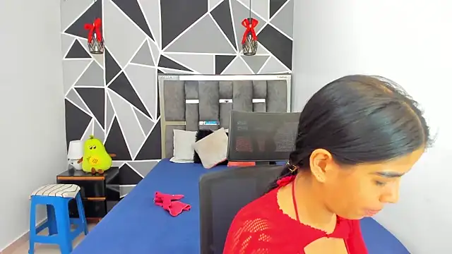 Snapshot of valeria-duarte chatting on March 2026 01:00:02 PM valeria-duarte online show from March 2026 01:00:02 PM