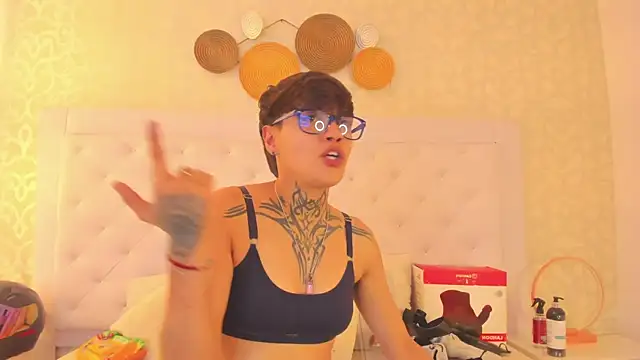 Snapshot of b3k_afrodict chatting on September 2025 07:49:01 PM b3k afrodict online show from September 2025 07:49:01 PM