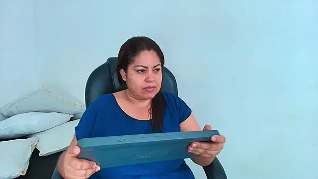 Snapshot of Karla_hilton1 chatting on May 2026 01:16:02 PM Karla hilton1 online show from May 2026 01:16:02 PM