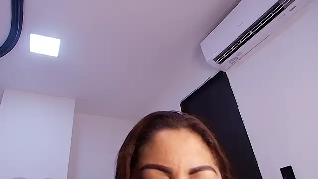 Snapshot of Karla_hilton1 chatting on May 2026 11:51:02 AM Karla hilton1 online show from May 2026 11:51:02 AM