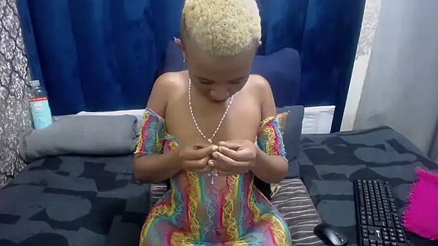 GoldenBigAssCurvy online show from September 2025 09:17:02 PM